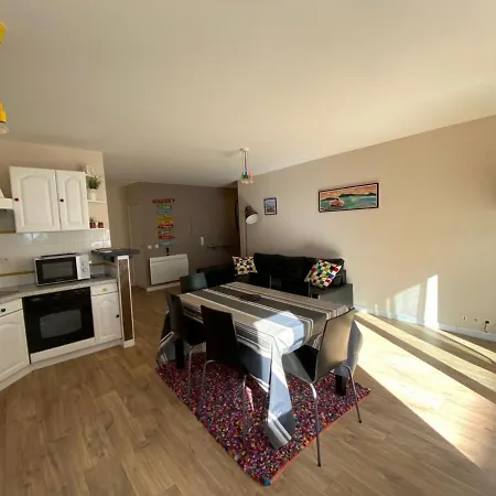 Moderne Avec Parking Prive, Proche Centre-ville Et - - Fr-1-239-497 아파트 *