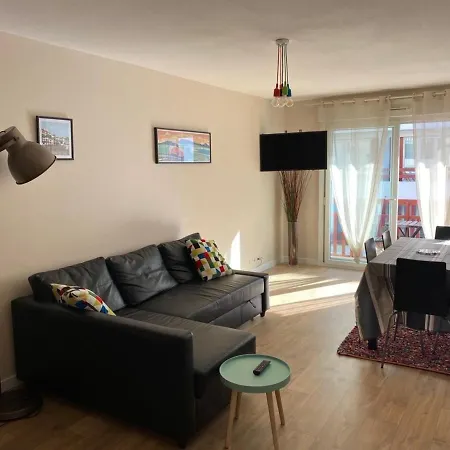 Apartment Moderne Avec Parking Prive, Proche Centre-ville Et - - Fr-1-239-497 *