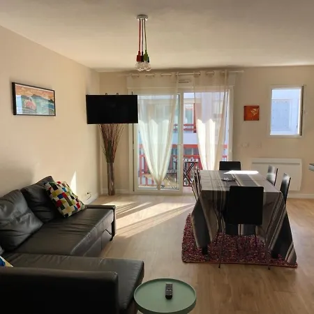 Moderne Avec Parking Prive, Proche Centre-ville Et - - Fr-1-239-497 Apartment
